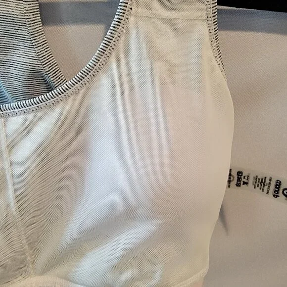 NWT Mono B Black & White Striped Racerback Padded Spandex Sports Bra Sz SM - Picture 5 of 7